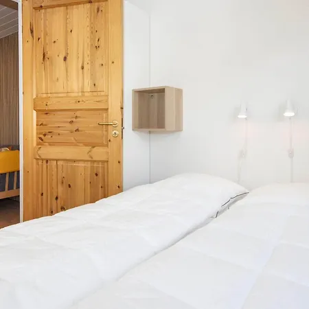 Three-bedroom In Hemmet 68