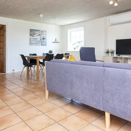 Three-bedroom In Hemmet 68 *