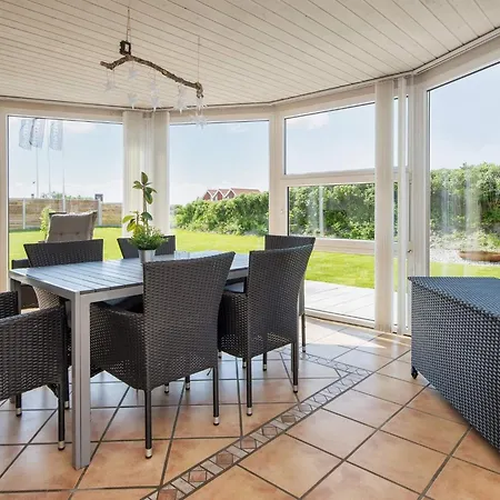 Three-bedroom In Hemmet 68 *