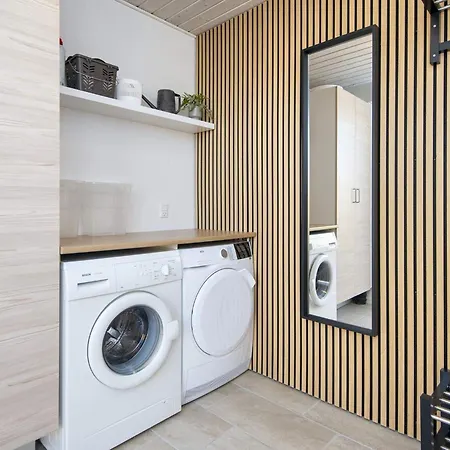 Three-bedroom In Hemmet 68 Falen