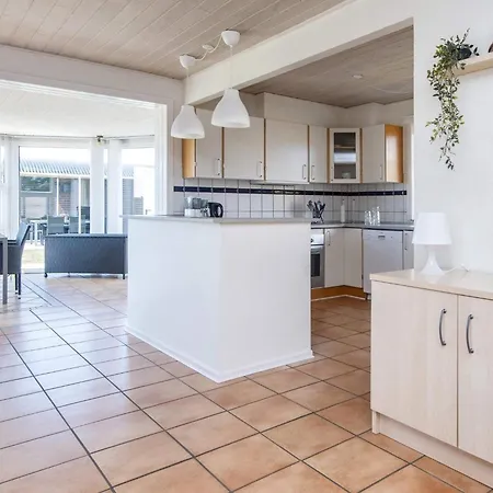 Three-bedroom In Hemmet 68